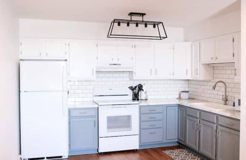 Williamsburg Apartment | Small-Town Loft: Mayberry- Modern Comfort in 1890 Historical Brick Building