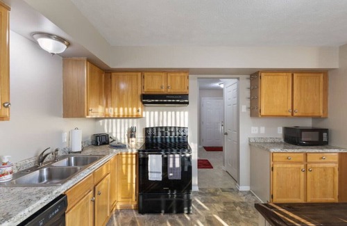 Rochester House | Small Town Peaceful Retreat!