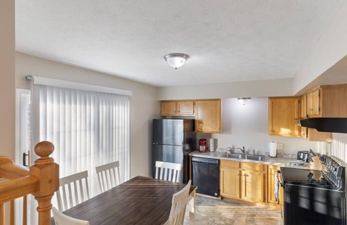 Rochester House | Small Town Peaceful Retreat!