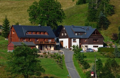 Rehefeld-Zaunhaus Apartment | Small vacation apartment in the guest house - Pension am Steinberg