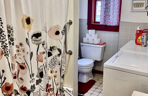 Richmond House | Small Victorian Cottage at Earlham, W/D, 100+Mbps Wifi