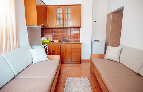 Gjirokaster Apartment | Small warm and clean apartment for family or social group with a fantastic view