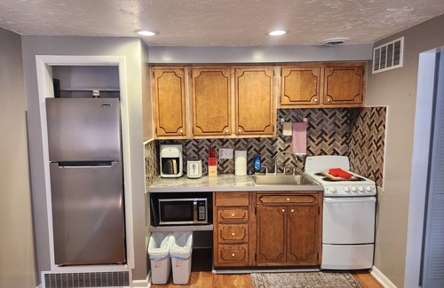 Mason City Apartment | Small Welcoming Pet Friendly 1 bedroom Apartment