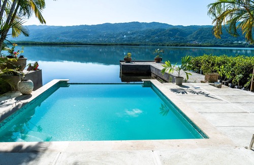 Lagoons House | "Smallah" Peaceful waterfront villa with plunge pool