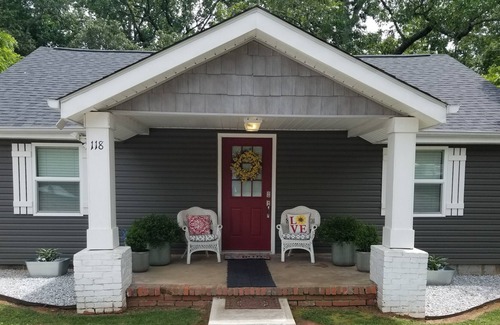 Travelers Rest House | SmallTown Getaway
