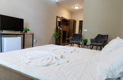 Saints Constantine and Helena Apartment | Smart Double Room - Central Stay