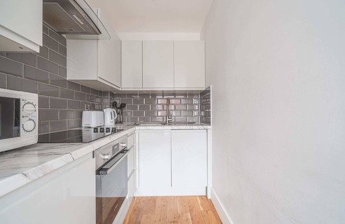 Eastleigh Apartment | Smart 1 Bed Apartment in Eastleigh Town Centre