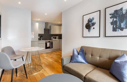 Eastleigh Apartment | Smart 1 Bed Apartment in the Heart of Eastleigh