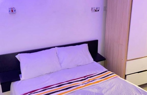 Lagos Mainland Apartment | Smart 1 bedroom apartment in Yaba with WiFi
