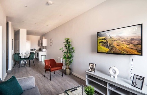Crosby Apartment | Smart 2 Bed Apartment in Waterloo, Liverpool