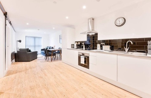 Burton on Trent Apartment | Smart 2 Bed Apartment in Burton-on-Trent