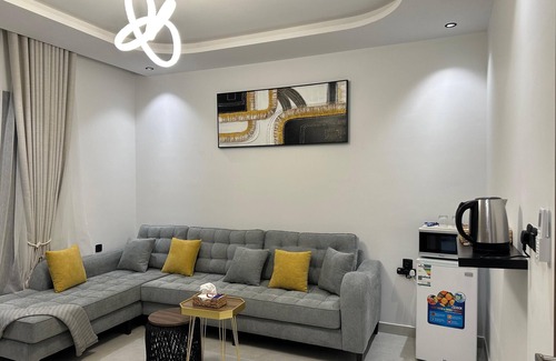 Jeddah Apartment | Smart Comfort Apartment in Jeddah with WiFi + Streaming