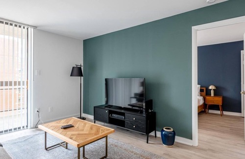 Foggy Bottom Apartment | Smart Foggy Bottom 1BR w/ W/D + Gym near Watergate + metro by Blueground