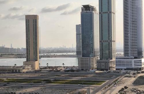 Al Khan Apartment | Smart Home Vacation Home- AYLA