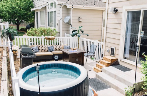 Thornton House | Smart Home with Hot Tub, Sauna and pool table