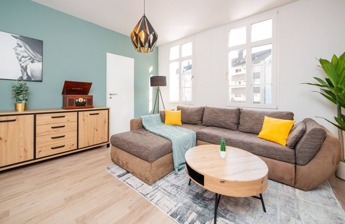 Barmen Apartment | ☆Smart Home - Wuppertal - Perfect for 5 Guests! - Central - Parking - Netflix