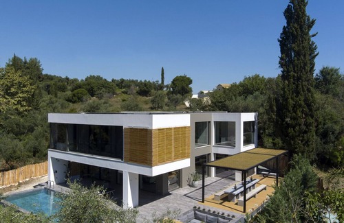 Potamos Villa | Smart, Luxury Villa with Jacuzzi, private pool, garden for relaxing getaway close to Corfu Town