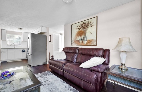 Lakeshore South House | Smart Saver Townhouse, Close 2 NAS Jax, Long-Term