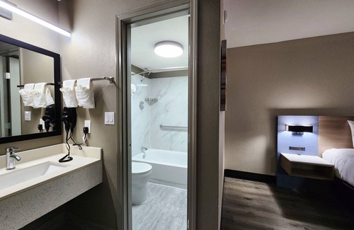 Lafayette Hotel | Smart Stay Inn
