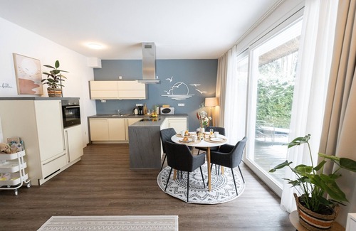 Bad Zwischenahn Apartment | SmartFewo: Nebelgruß | lake terrace | sauna | park