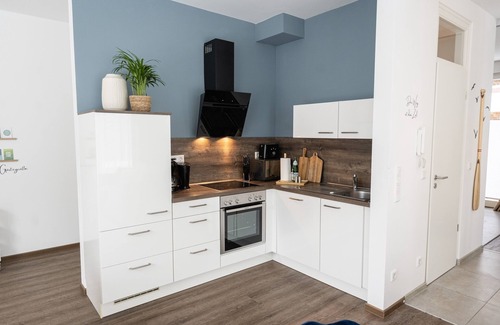 Bad Zwischenahn Apartment | SmartFewo: Segel setzen | lake terrace | sauna