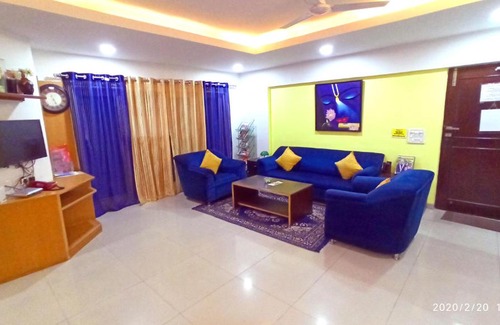 Shanthala Nagar House | SmartStay Private Room In Luxury Apts- MG Road area