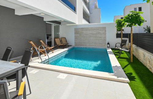 Zrce Apartment | Smash A - Apartments with Private Pool