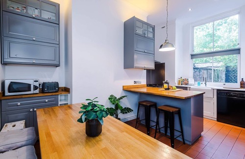 Cheetham Hill Apartment | Smedley House Summary