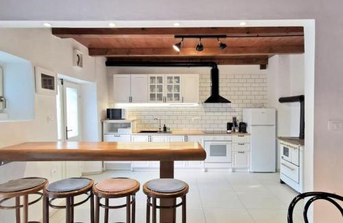 Sempas House | Smetova - The Blue Door House