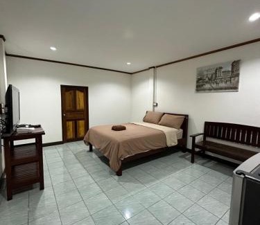 Wiset Chai Chan House | Smile Resort