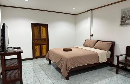 Wiset Chai Chan House | Smile Resort