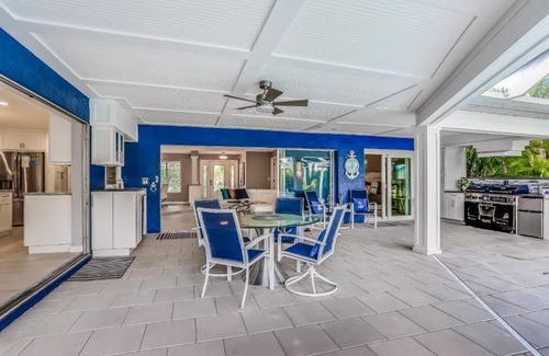 Yacht Club House | Smiles and Sunshine