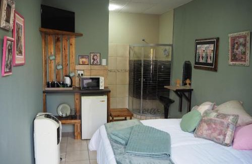 Vryburg House | Smirna Guesthouse