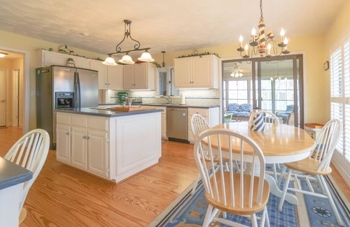 Union Hall House | Smith Mountain Lake Beach Retreat