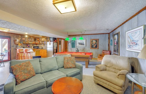 Huddleston Apartment | Smith Mountain Lake Retreat w/Private Beach!