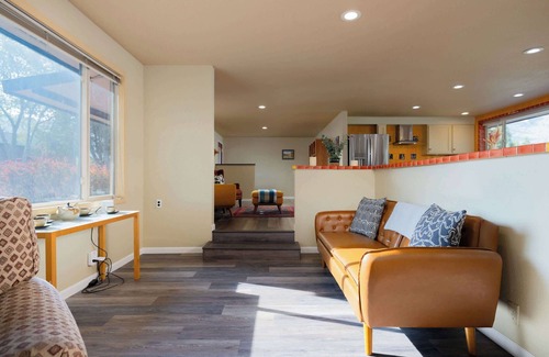 Terrebonne House | Smith Rock Base Camp! Adventure Awaits!