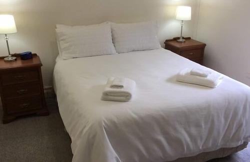 Naracoorte House | Smith Street Farmhouse B & B Naracoorte