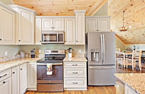 Lake Lure House | SMITH TREEHOUSE LAKE LURE: CLOSE TO ASHEVILLE AND TYRON WITH KILLER VIEWS