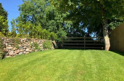Newton Ferrers Hotel | Smithaleigh Farm Rooms and Apartments