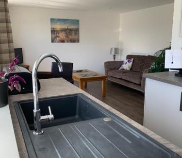 Newton Ferrers Hotel | Smithaleigh Farm Rooms and Apartments