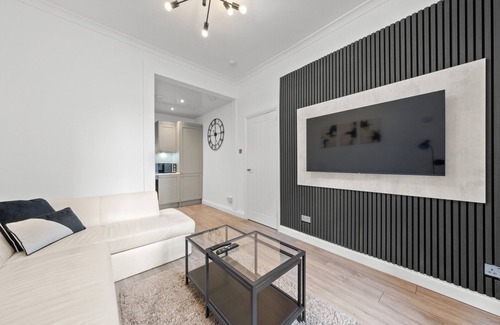 Gorgie Apartment | Smithfield 1 Bedroom Apartment with Sofa Bed - Edinburgh