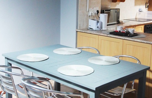 Parow North Apartment | Smithland Guest Apartments