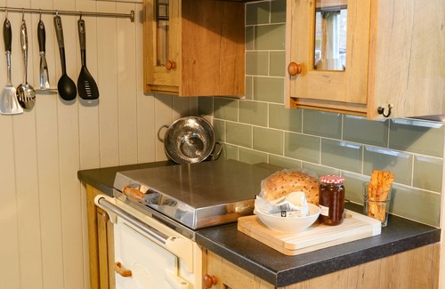 Wigglesworth Cottage | SMITHY COTTAGE, pet friendly, luxury holiday cottage in Long Preston