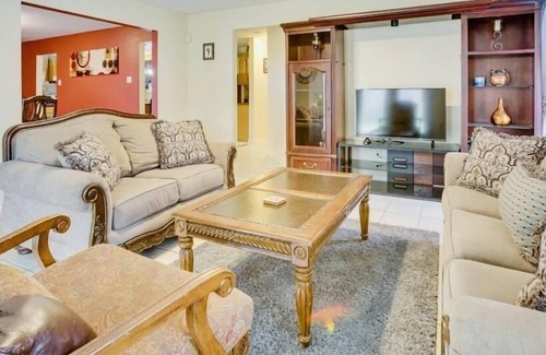 Read Boulevard West House | Smoke free Beautiful home close to down town, bus route with off street parking.