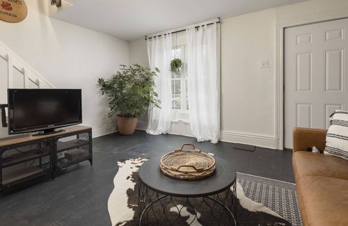 Smoketown Jackson House | Smoketown/Shelby park home sleeps 10!!!