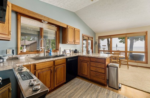 Traverse City House | Smokey Hollow's Secret | Hot Tub | Beach | AC |