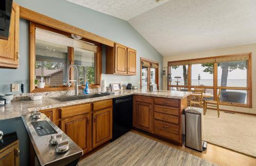 Traverse City House | Smokey Hollow's Secret Hot Tub Beach AC