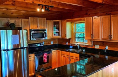 Waynesville Cabin | Smokey Mountain Retreat