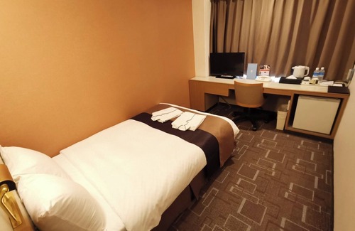 Minamisenba Hotel | Smoking Semidouble Breakfast included vs | /Osaka Ōsaka