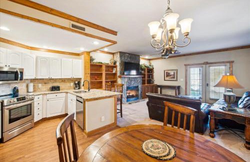 White Oak Lodge Apartment | Smoky Haven